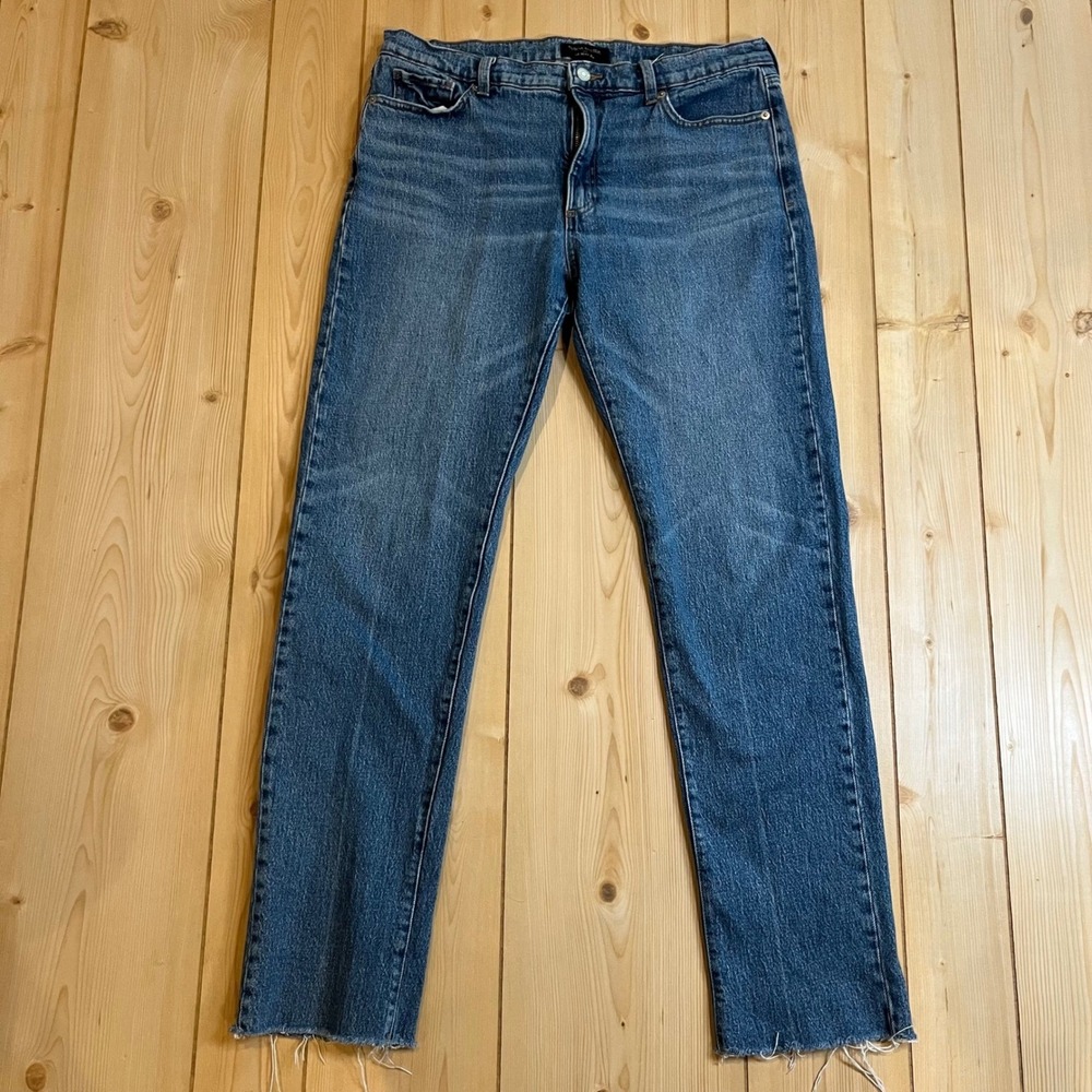Banana Republic Women The Beau Jean Blue Straight Raw Hem 30/10‎ High Rise Denim